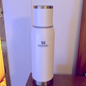 STANLEY new white 25 oz thermos